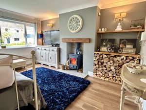 Lounge- click for photo gallery
